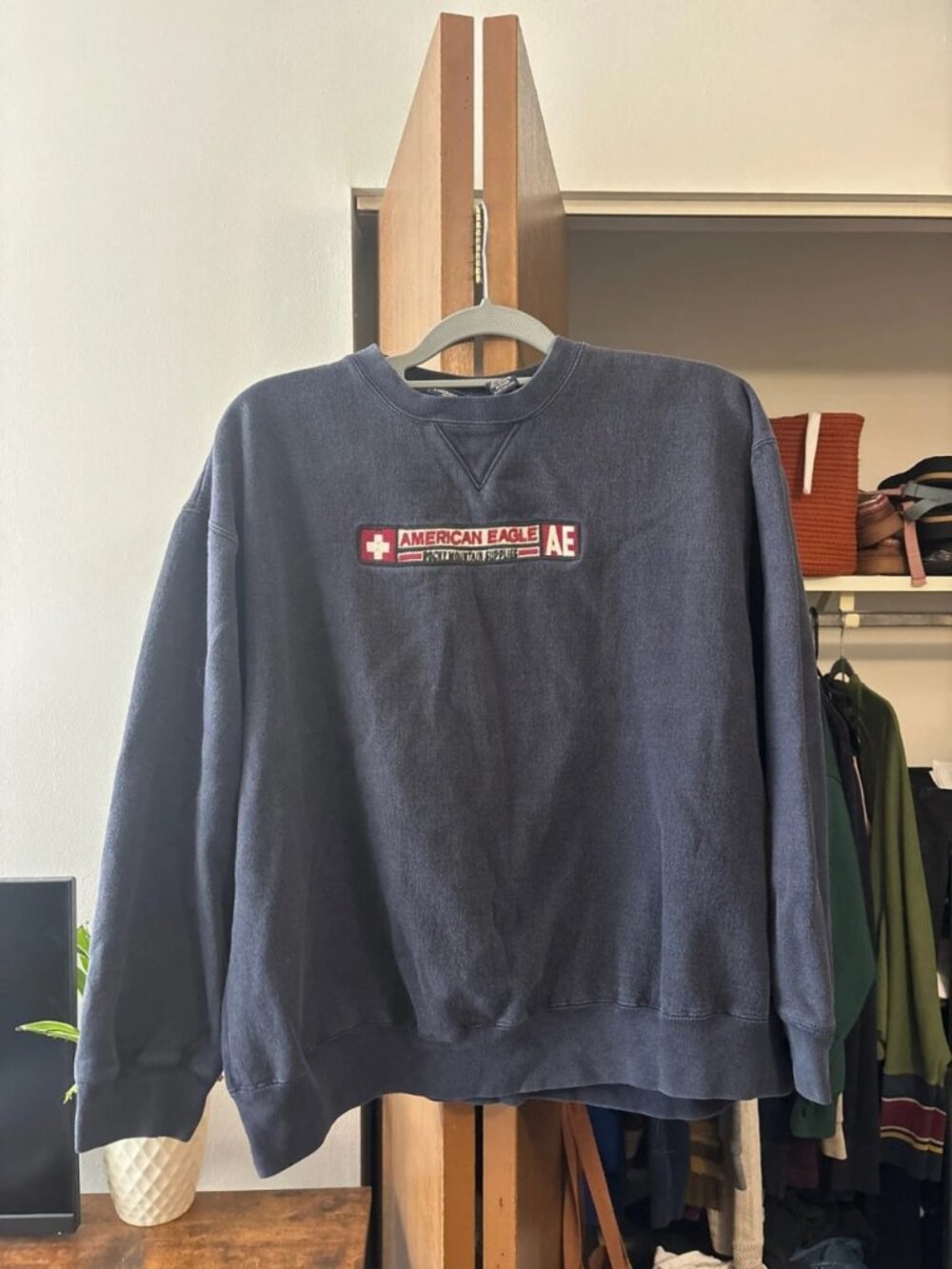Vintage Navy Retro Graphic Crewneck Sweatshirt – Women’s L / US 12-14